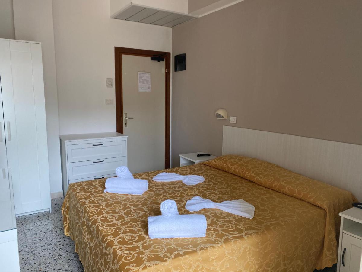 Hotel Modenese Riccione Exterior photo